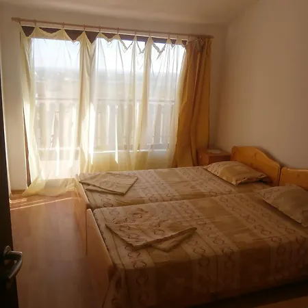 Апартаменты Sunny House *